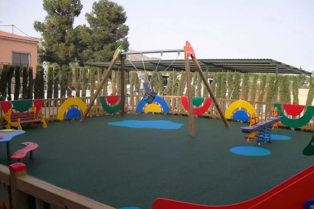 caucho in situ en juegos infantiles color negro
